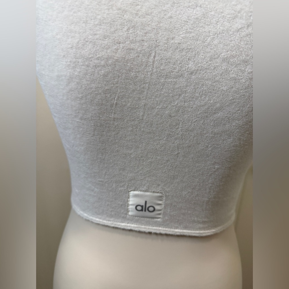 ALO Yoga Cream Square Neck Crop Top - Picture 2 of 8